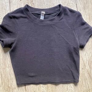 ALO |Classic Black Ribbed Crop Top